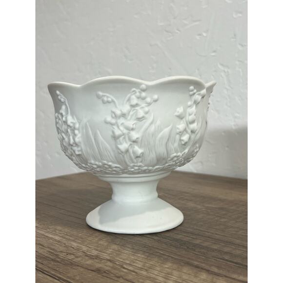 White Pedestal Bowl Embossed Floral Ceramic Decor - Picture 9 of 9